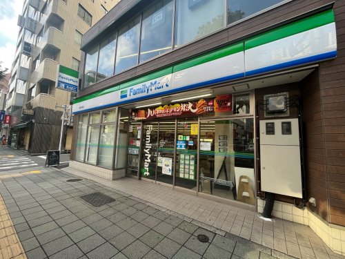 コンビニ　ファミリーマート 泰志築地店（コンビニ）まで152m