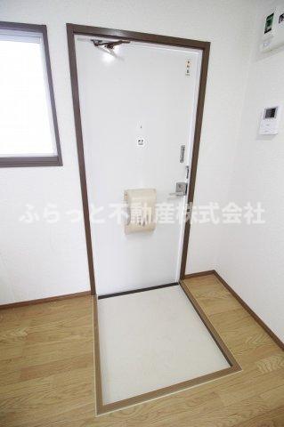 玄関　収納もある玄関です