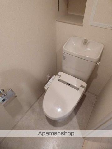 北大阪急行 緑地公園駅 徒歩9分 8階建 築16年のトイレ写真