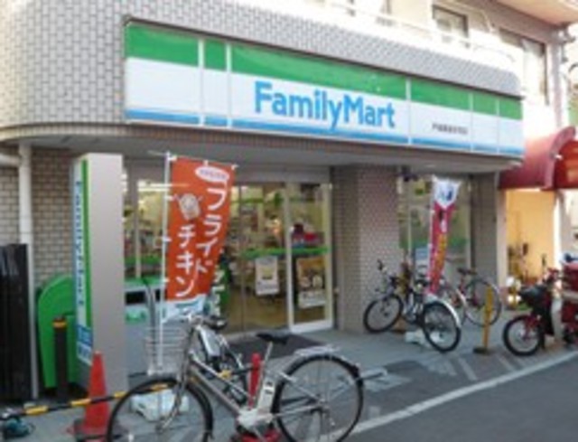 コンビニ　ファミリーマート戸越銀座駅西店（コンビニ）まで562m