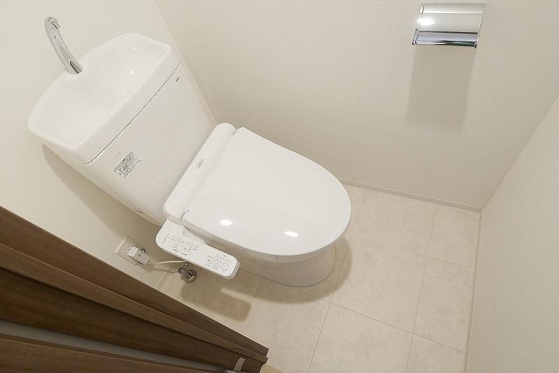 東急多摩川線 武蔵新田駅 徒歩12分 5階建 築8年のトイレ写真