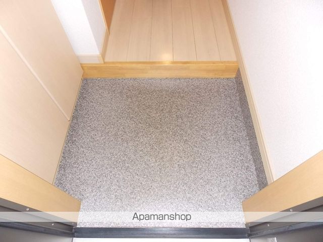 名鉄犬山線 岩倉駅 徒歩9分 2階建 築16年の玄関写真