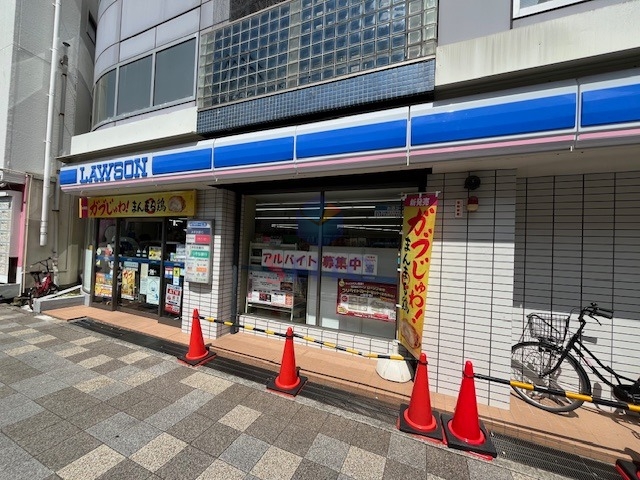 コンビニ　ローソン阪急豊中駅南店（コンビニ）まで306m