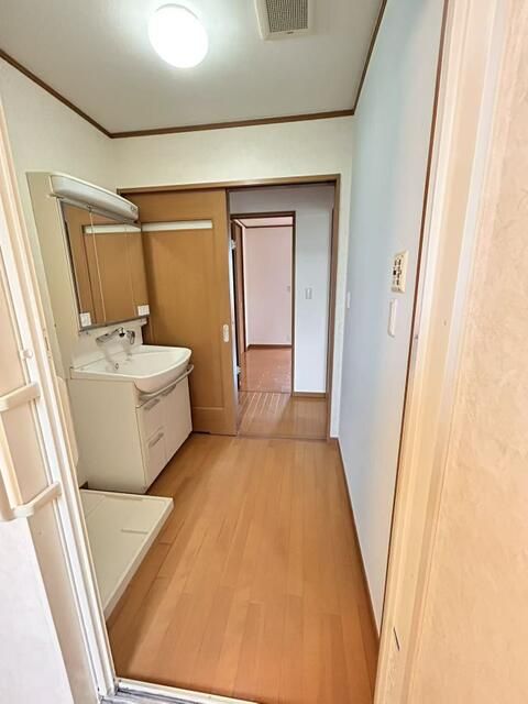 日暮里・舎人ライナー 足立小台駅 徒歩7分 3階建 築19年の内装写真