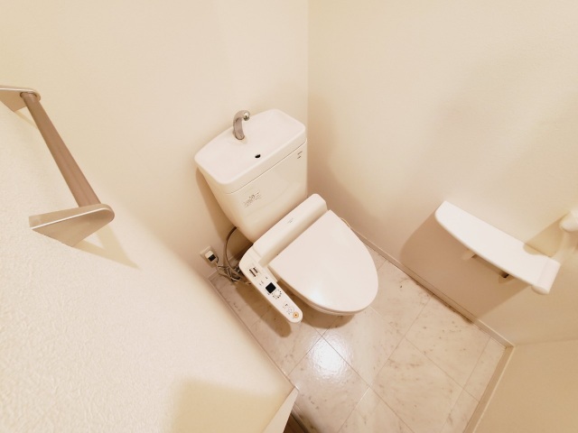 京阪本線 萱島駅 徒歩5分 2階建 築20年のトイレ写真