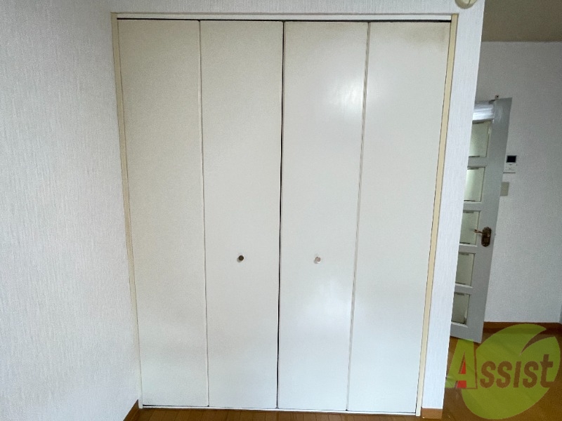 収納　収納は大きめのクローゼット。白を基調として綺麗です。
