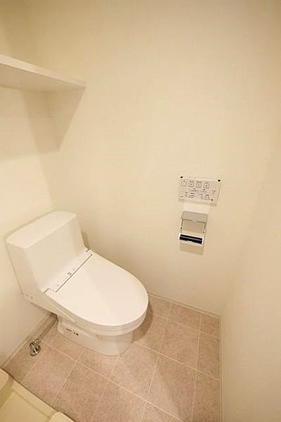 東武東上線 東武練馬駅 徒歩10分 6階建 築7年のトイレ写真