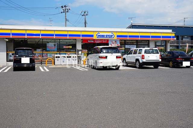 コンビニ　ミニストップ 大和インター店（コンビニ）まで178m