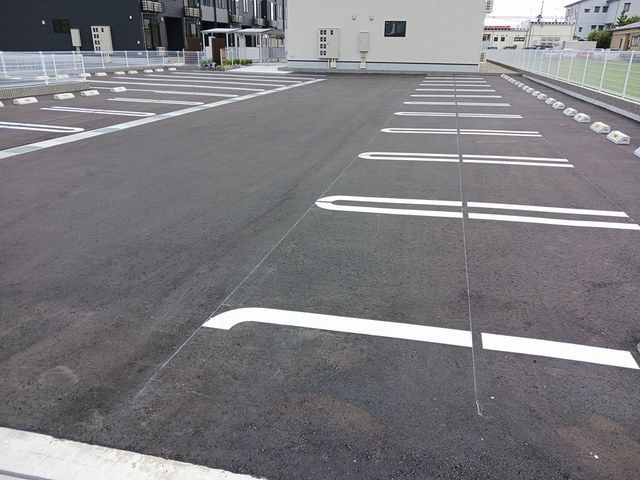駐車場　車をお持ちの方に嬉しい駐車場付きの物件です