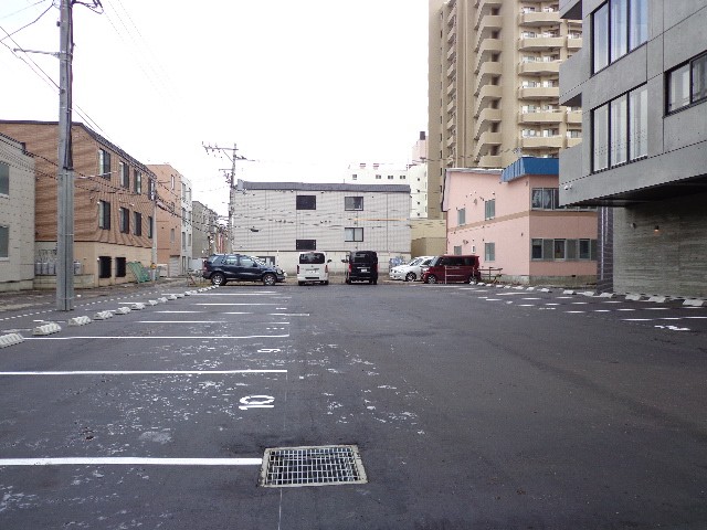 駐車場　駐車場