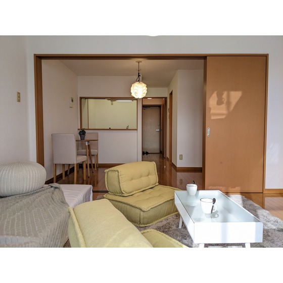 Close holdの居間写真