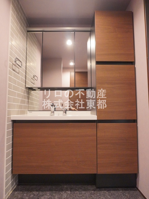 洗面設備　収納豊富な独立洗面台設置済みです♪