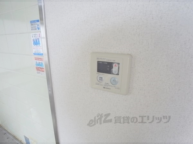 その他設備　給湯器リモコン