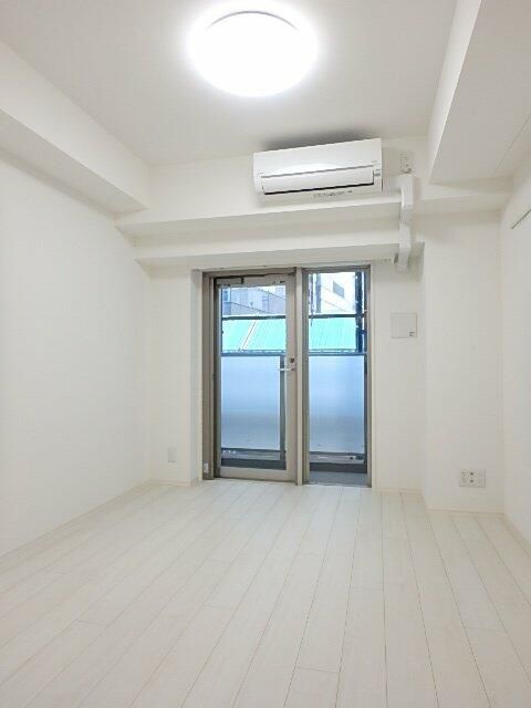 ＪＲ中央線 立川駅 徒歩5分 14階建 築10年の居間写真