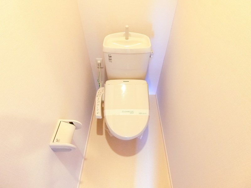 京王線 東府中駅 徒歩14分 2階建 築14年のトイレ写真