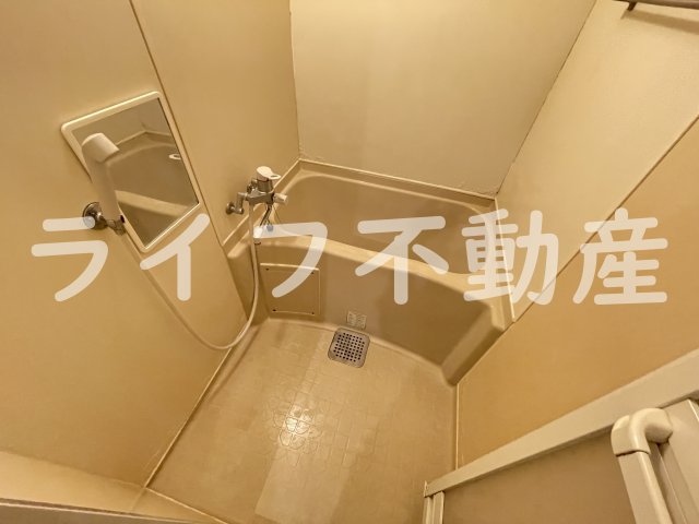 バス・シャワールーム　ゆったり過ごせるお風呂です