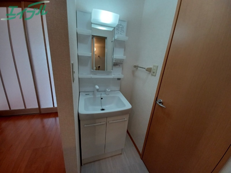 洗面設備　同型参考写真