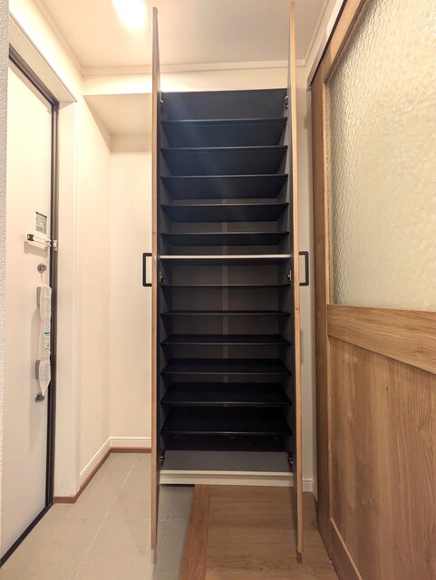 玄関　収納豊富な靴箱です♪