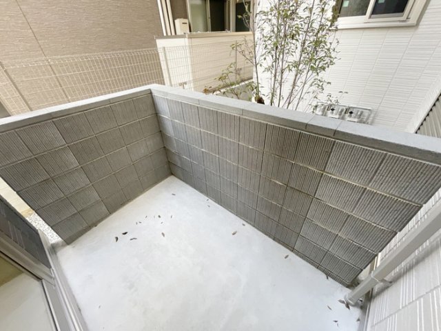 バルコニー　テラス