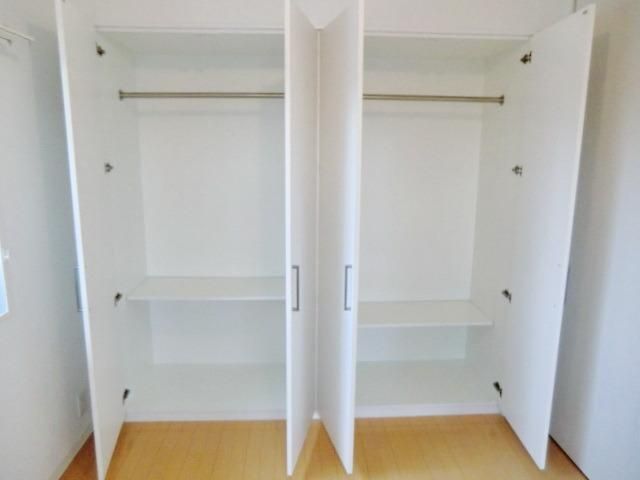 収納　写真は同タイプ住居です