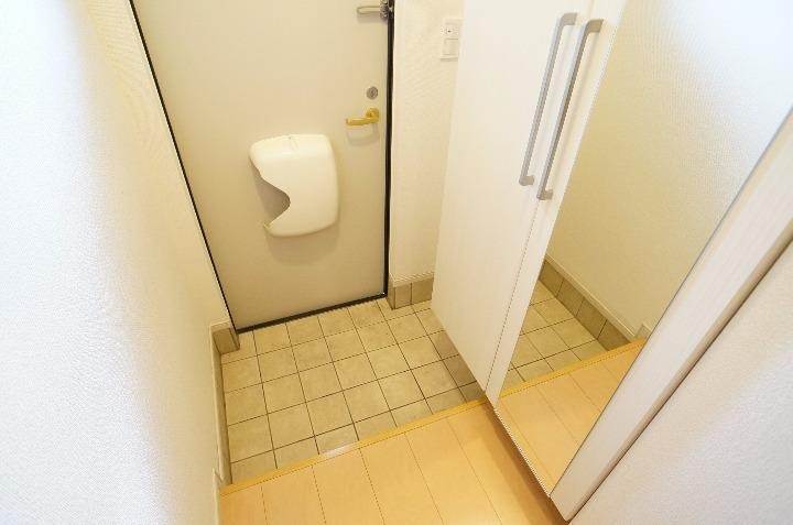 玄関　図面と現状に相違がある場合には現状を優先