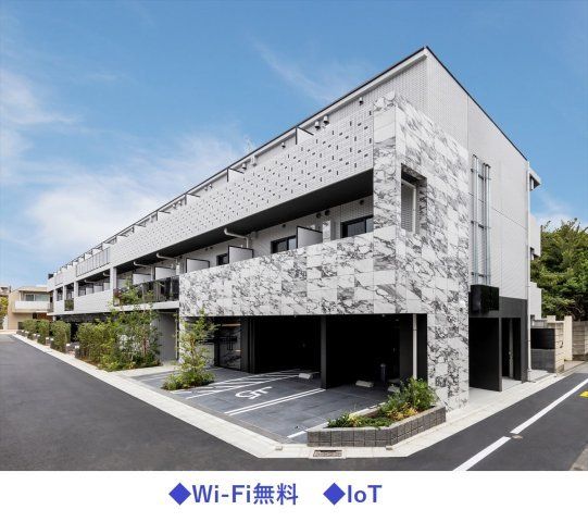 建物外観　駐車場