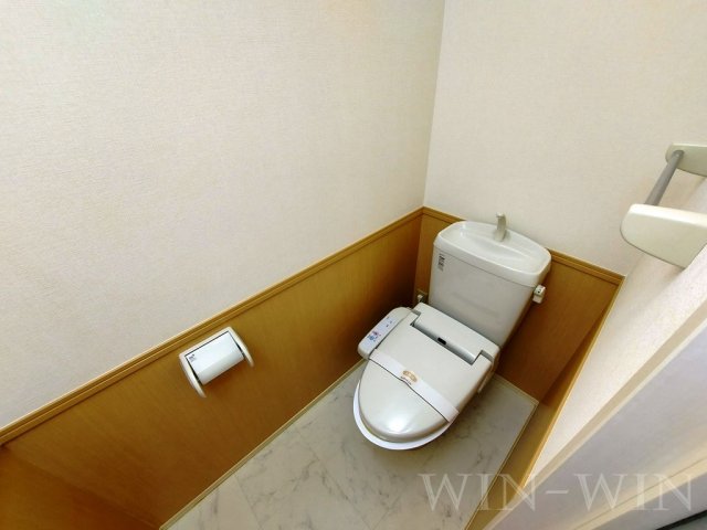 トイレ　イメージ（同建物内別部屋の写真です）