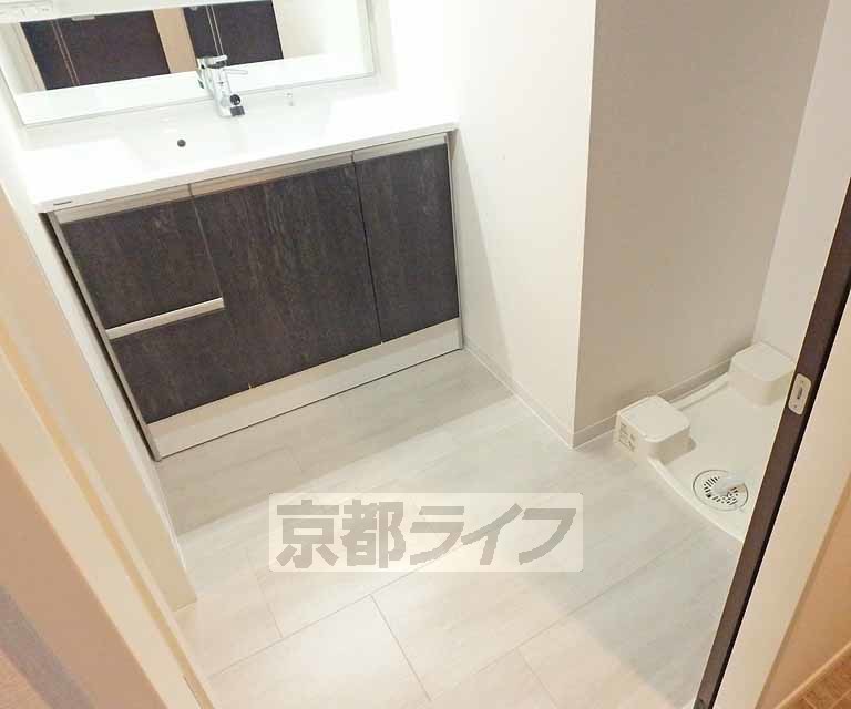 洗面設備　ゆったりとした脱衣所です。
