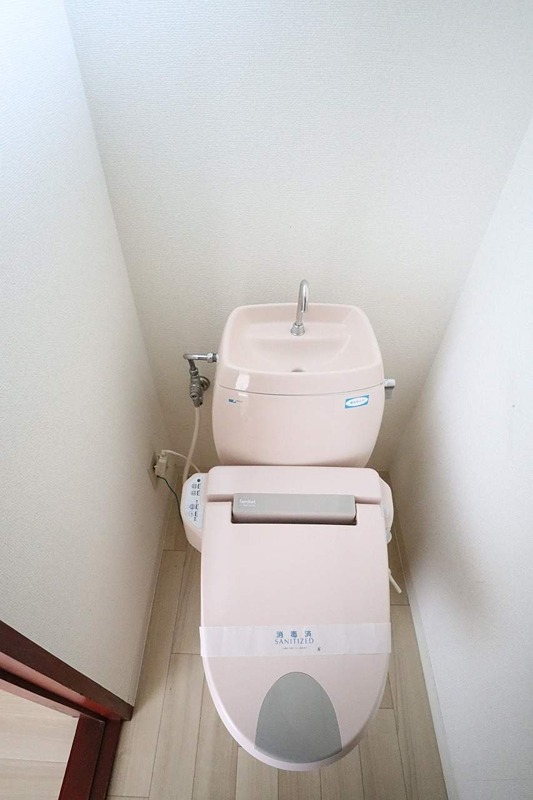 富山地鉄本線 越中荏原駅 徒歩4分 2階建 築34年のトイレ写真