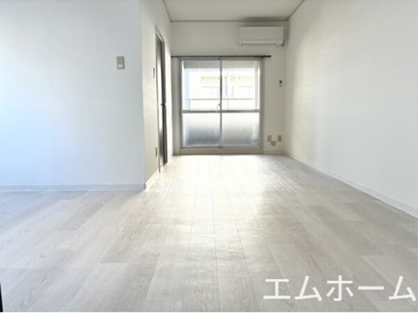 居室・リビング　ＬＤＫ12.5帖　カウンターキッチン