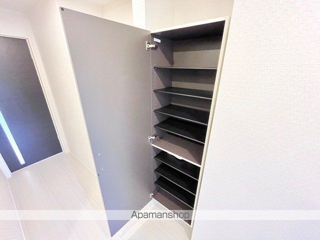 海部郡大治町 2階建 築1年の内装写真