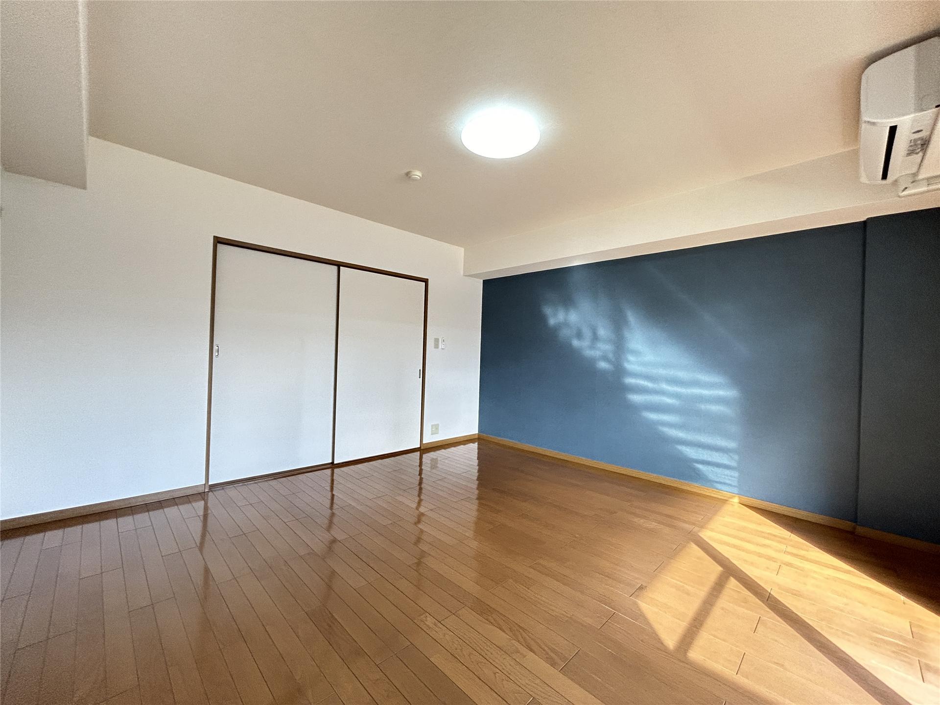 居室・リビング　明るい日差しが差し込むお部屋です
