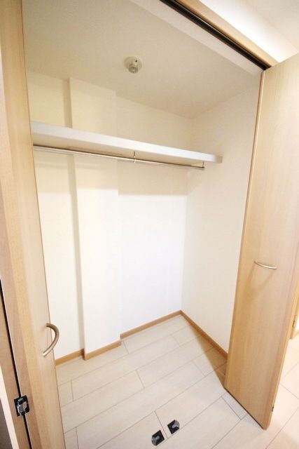 収納　同物件別部屋写真