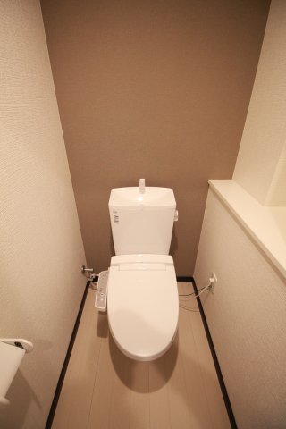 トイレ　ラ・フォート東日暮里　荒川区東日暮里3