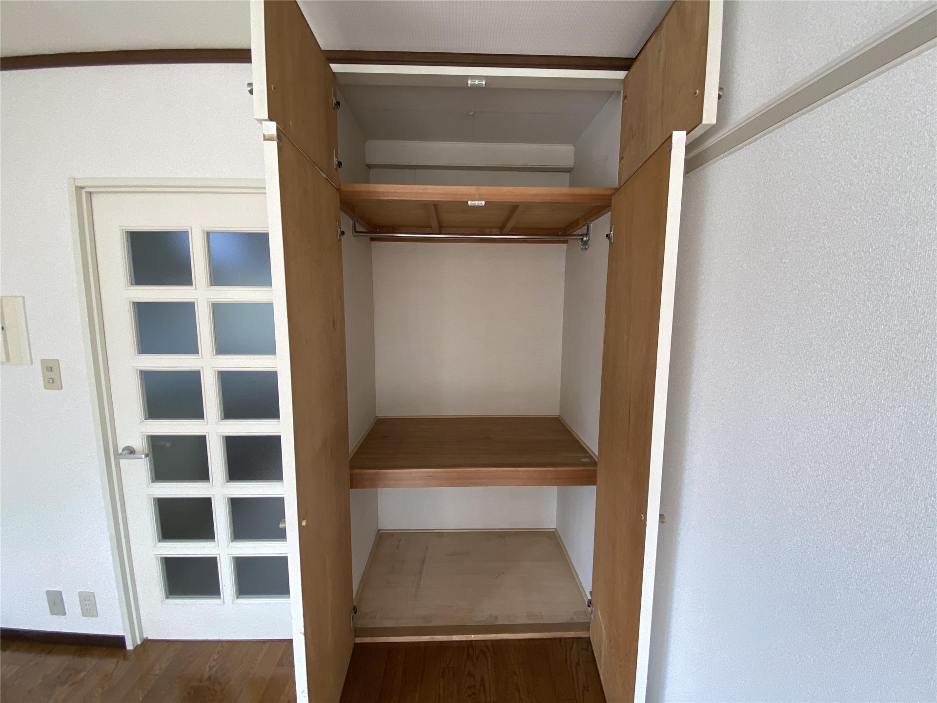 収納　天袋付の収納です