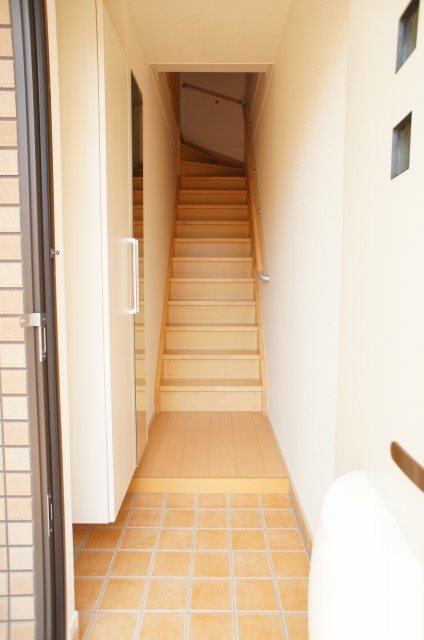 玄関　※別部屋参考写真