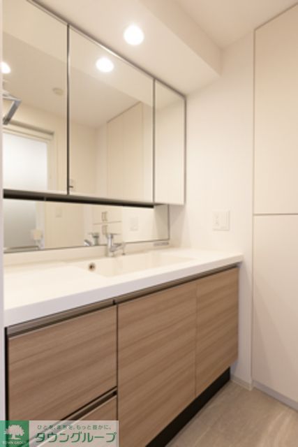 洗面設備　※写真は同タイプ住戸です。