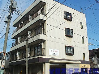 コーポ湊町の建物外観