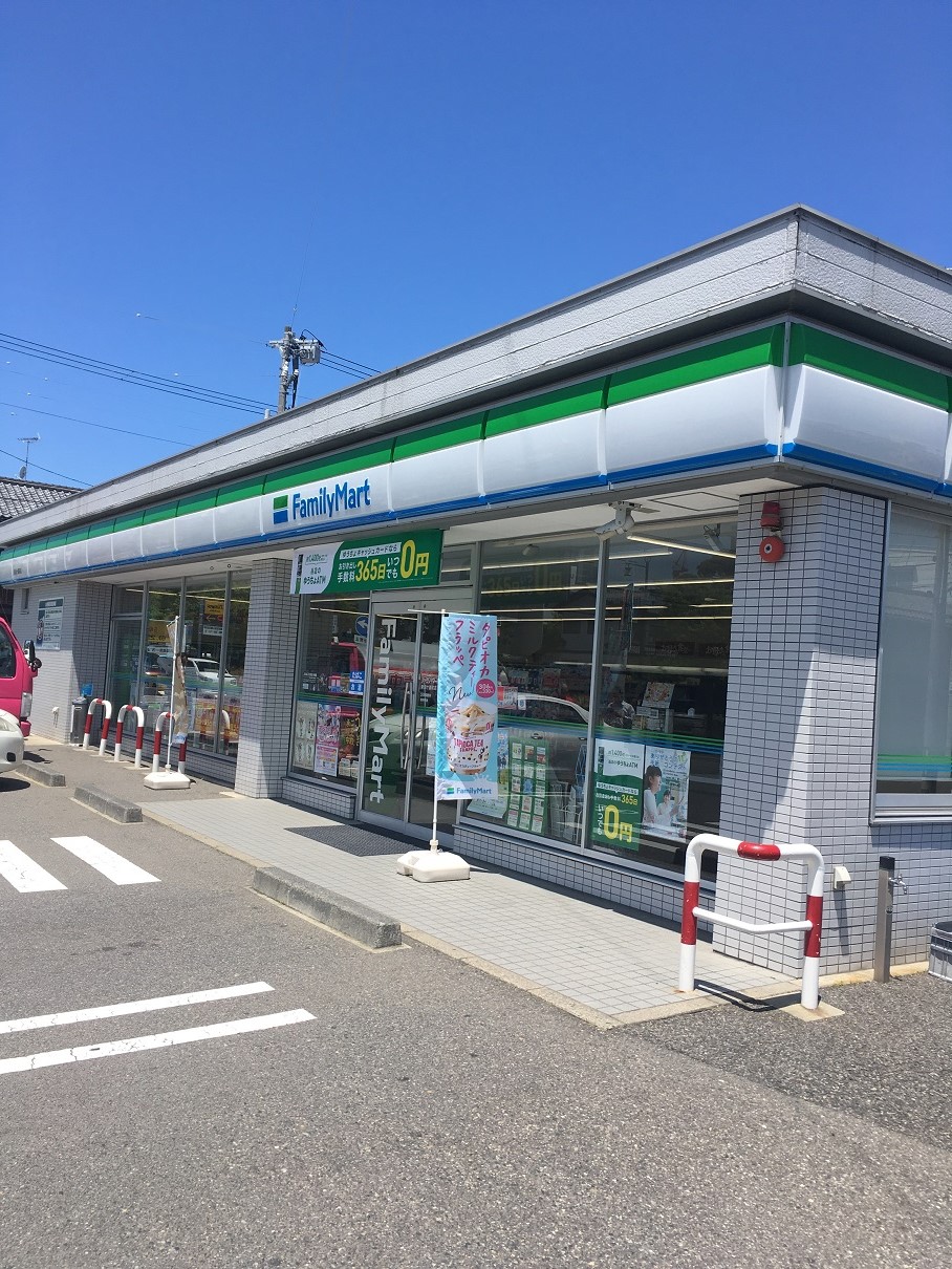 【コーポ湊町のコンビニ】