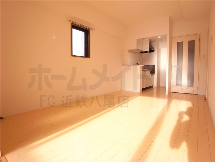 ユンヌファシリテの居間写真