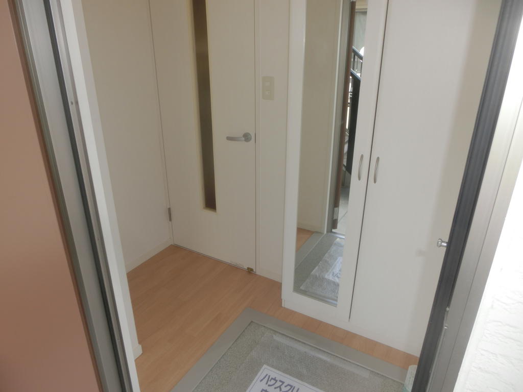 玄関　玄関内部