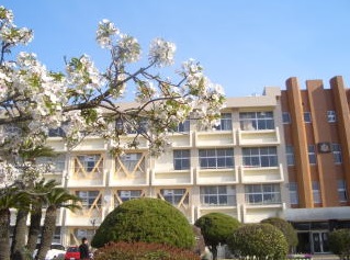 中学校　倉敷市立倉敷第一中学校（中学校）まで655m