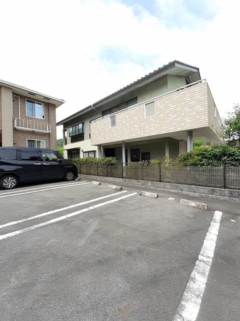 【久米郡美咲町原田のアパートの駐車場】