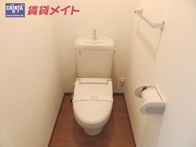 【津市高茶屋のアパートのトイレ】