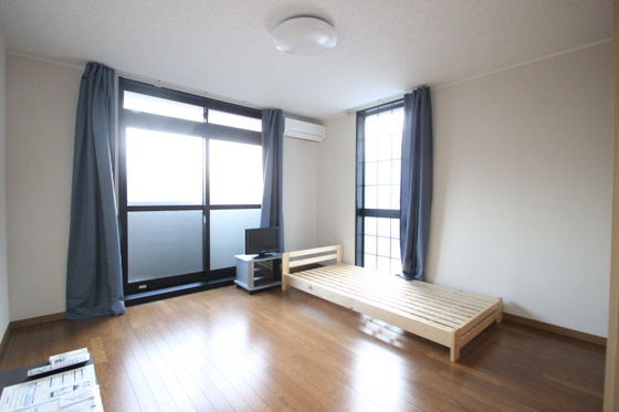 居室・リビング　※別部屋の写真です