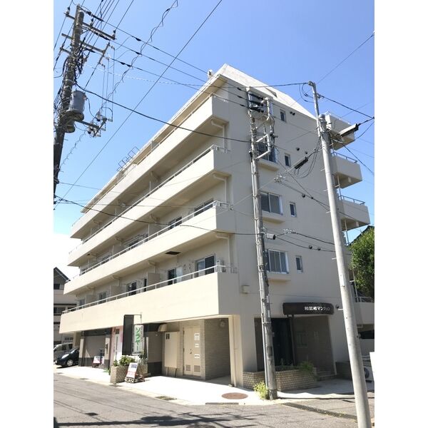 和田町マンションの建物外観