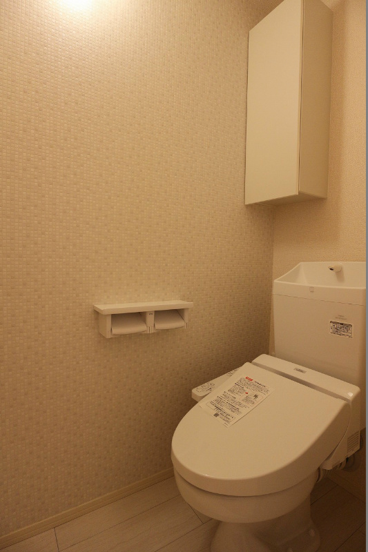 トイレ　温水浄水便座。