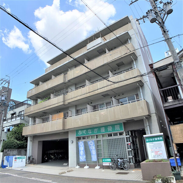 春日井市中央通のマンションの建物外観