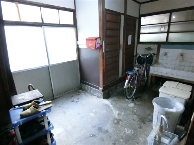 【荒川区町屋のアパートのエントランス】