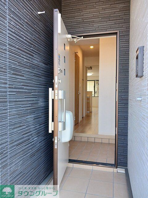 玄関　お問合せはタウンハウジングまで！※現地待合わせ相談可能